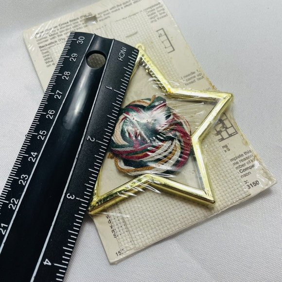 1 Small Christmas Ornaments With Frame New Berlin Cross Stitch Kits Vintage - Picture 9 of 10